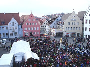 Faschingstreiben auf dem historischen Marktplatz